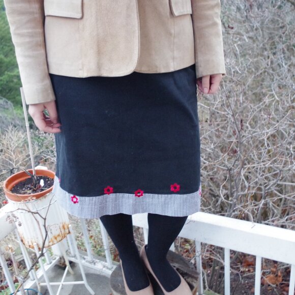 Cute Vintage Lana Lee Black With Red Embroided Flowers At The Bottom - Picture 3 of 5